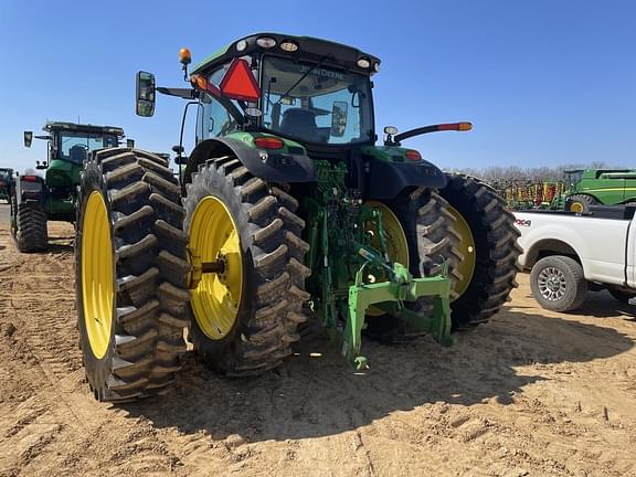 Image of John Deere 6215R equipment image 4