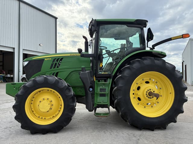 Image of John Deere 6215R equipment image 1