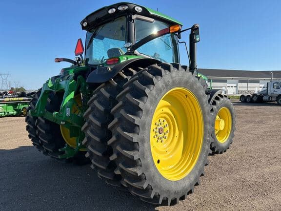 Image of John Deere 6215R equipment image 4