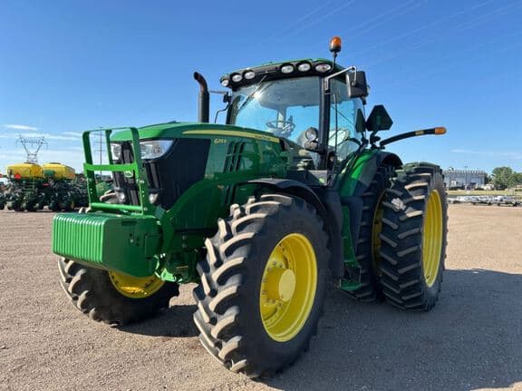 Image of John Deere 6215R equipment image 1