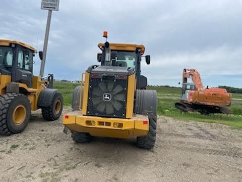 Image of John Deere 624P equipment image 2