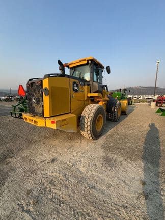 Image of John Deere 624P equipment image 3