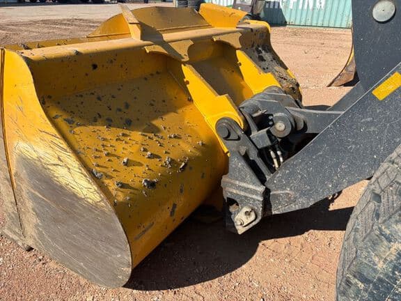 Image of John Deere 624P equipment image 4