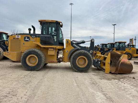 Image of John Deere 624P equipment image 3
