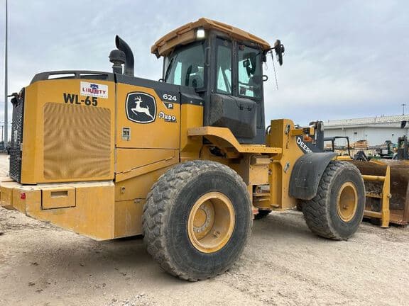 Image of John Deere 624P equipment image 2