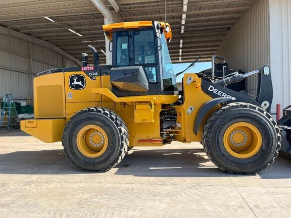 2022 John Deere 624P Equipment Image0