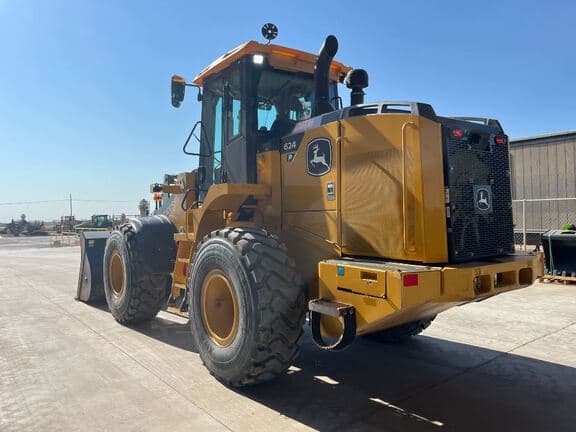 Image of John Deere 624P equipment image 3