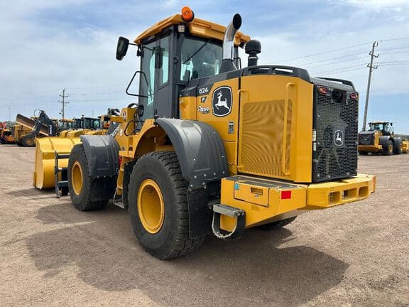 Image of John Deere 624P equipment image 2