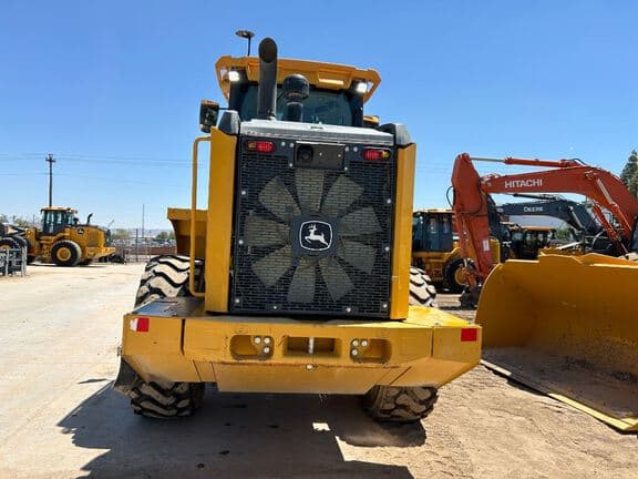 Image of John Deere 624P equipment image 2
