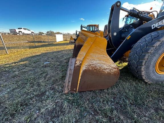 Image of John Deere Wheel Loader Bucket equipment image 2