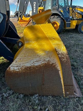 Image of John Deere Wheel Loader Bucket equipment image 4