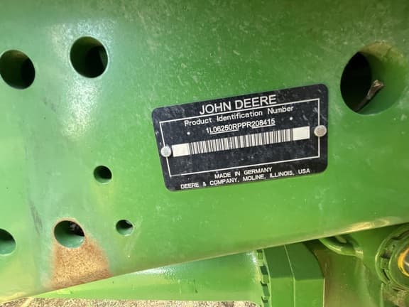 Image of John Deere 6250R equipment image 1