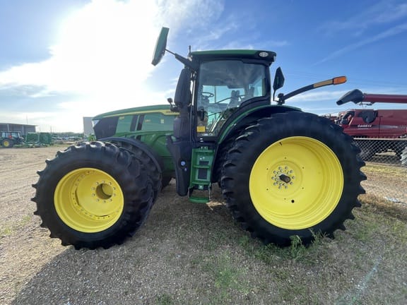 2022 John Deere 6250R Equipment Image0