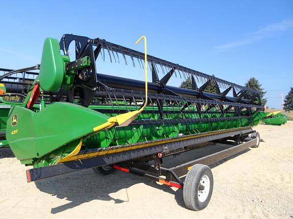 Image of John Deere 625F equipment image 2