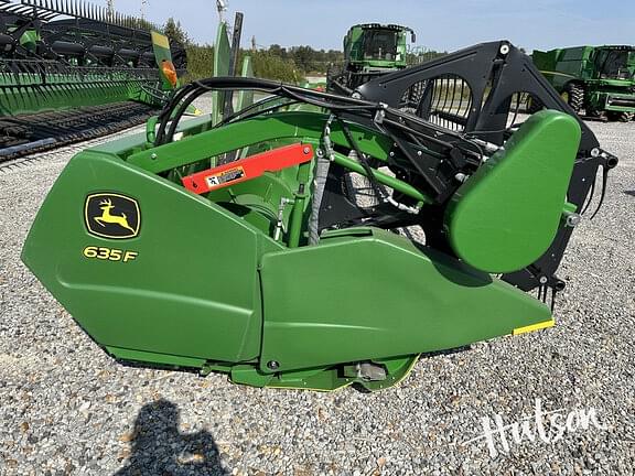 Image of John Deere 635F equipment image 4