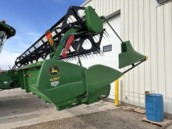 Image of John Deere 635F equipment image 3
