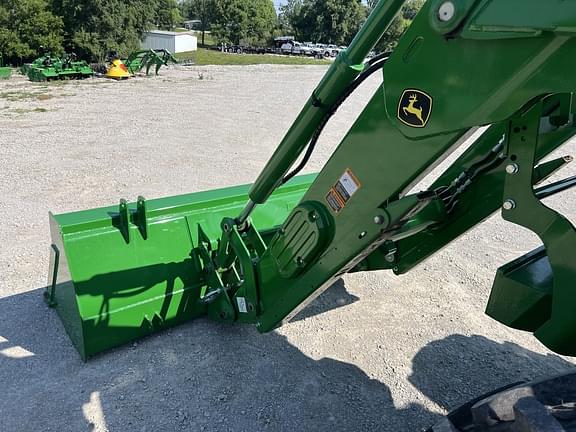 Image of John Deere 640R equipment image 4