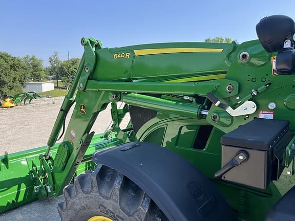 Image of John Deere 640R equipment image 2