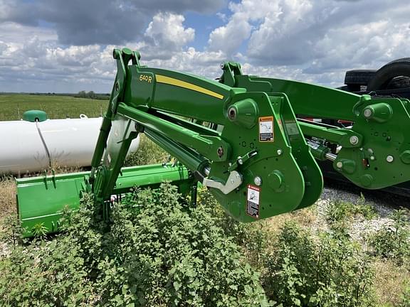 Image of John Deere 640R equipment image 3