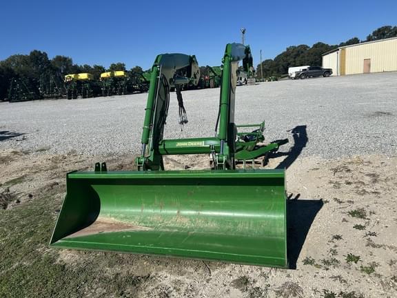 Image of John Deere 640R equipment image 1