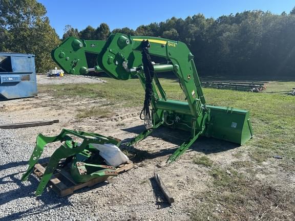 Image of John Deere 640R equipment image 4