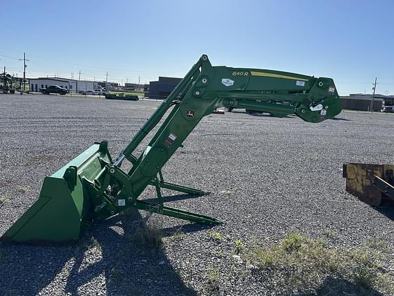 Image of John Deere 640R equipment image 1