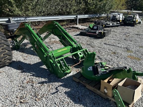 Image of John Deere 640R Image 1