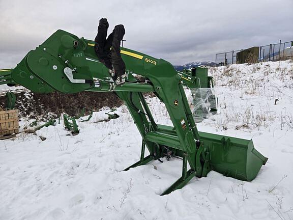 Image of John Deere 640R equipment image 3