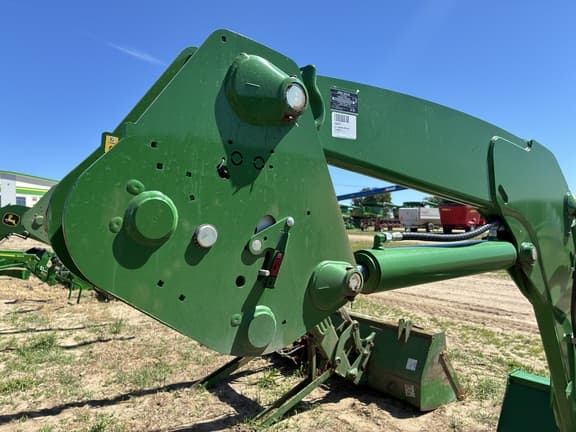 Image of John Deere 640R equipment image 3