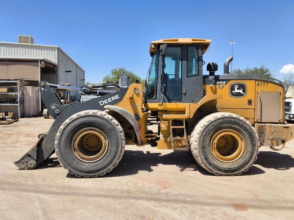 Image of John Deere 644P equipment image 1