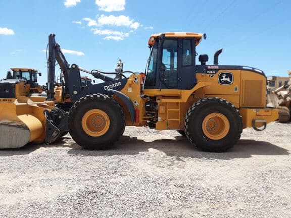 Image of John Deere 644P equipment image 1