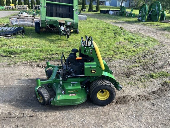 2022 John Deere 652R Equipment Image0