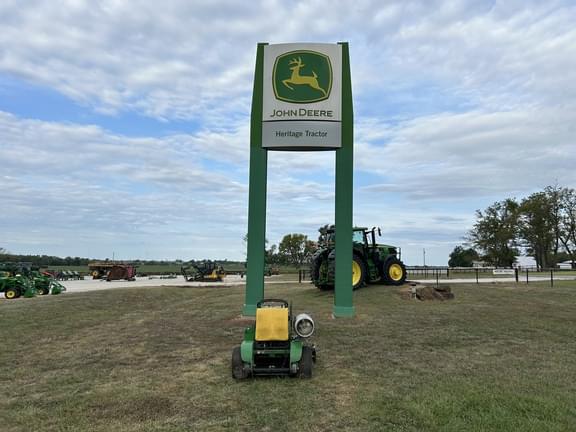 Image of John Deere 652R Primary image