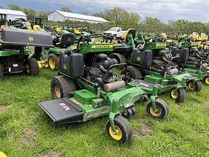 2022 John Deere 652R Image