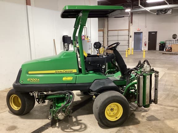 Image of John Deere 6700A equipment image 3