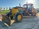2022 John Deere 672G Image