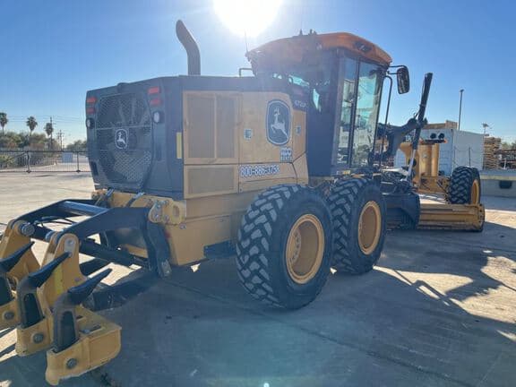 Image of John Deere 672G equipment image 4
