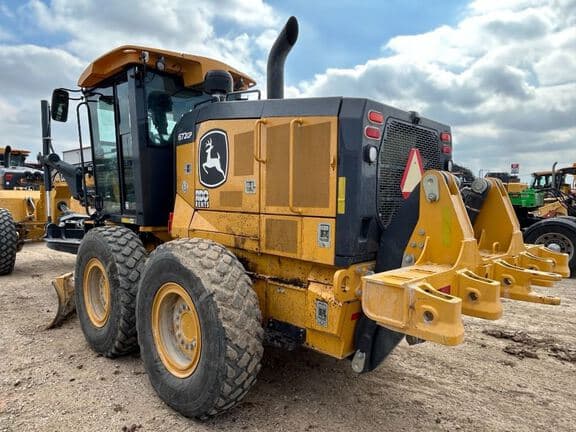 Image of John Deere 672G equipment image 3