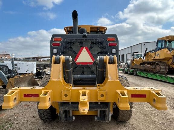 Image of John Deere 672G equipment image 2