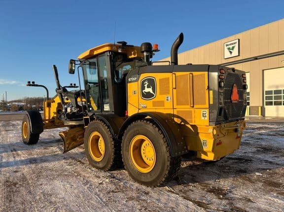 Image of John Deere 672G equipment image 2