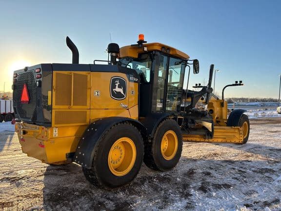 Image of John Deere 672G equipment image 4