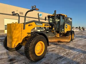2022 John Deere 672G Image
