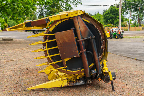 Image of John Deere 676 equipment image 1