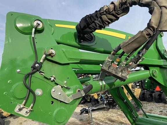 Image of John Deere 680R equipment image 4