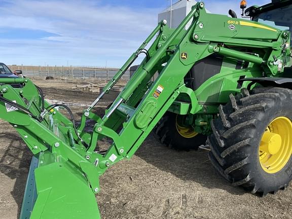 Image of John Deere 680R equipment image 1