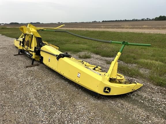 Image of John Deere 692 equipment image 2