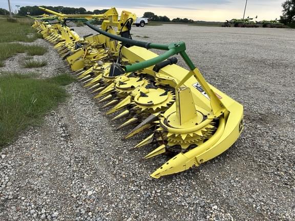 Image of John Deere 692 Primary image