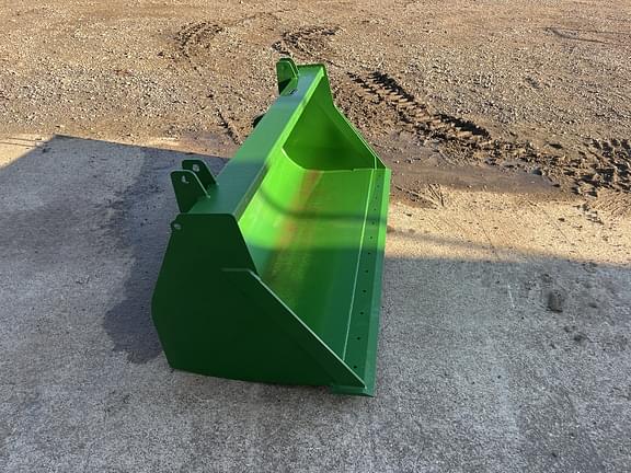 Image of John Deere Bucket equipment image 1