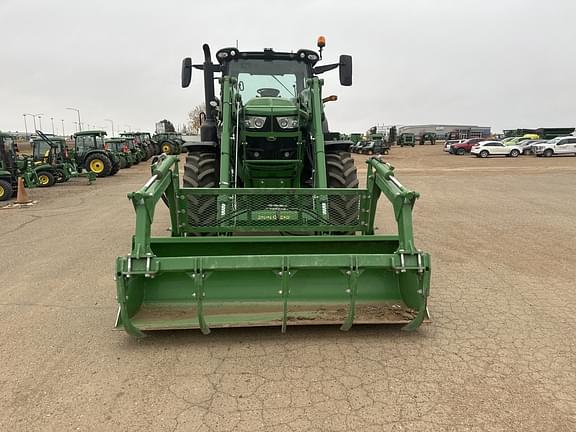 Image of John Deere 6R 195 equipment image 4