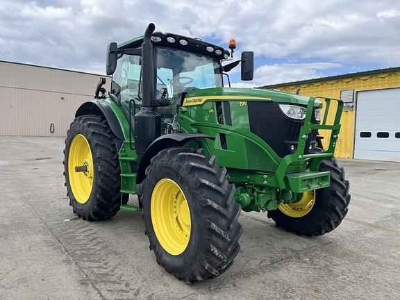 Image of John Deere 6R 215 equipment image 1